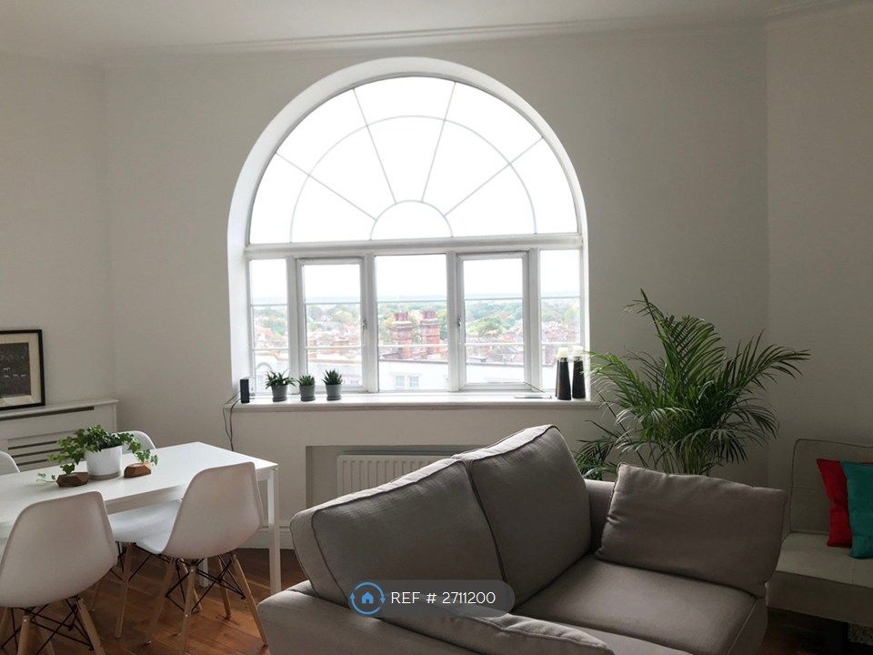 Property photo 2 of 12 Living Room