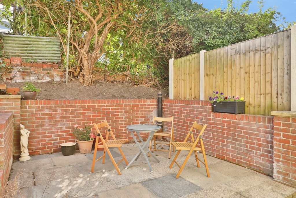 Property photo 2 of 17