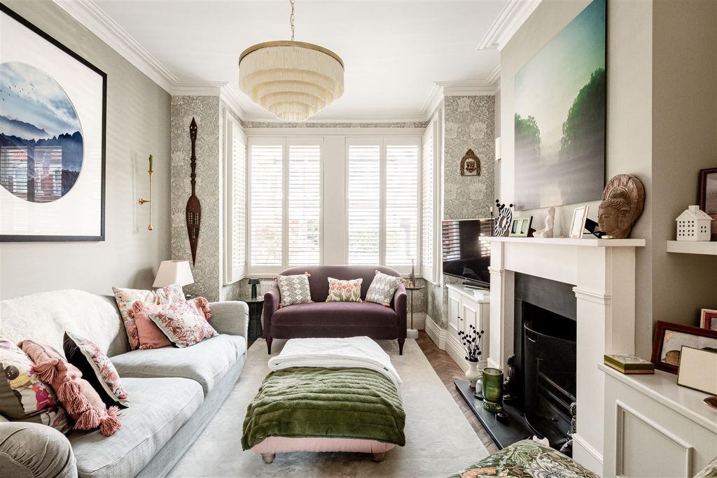 Property photo 2 of 16 Fielding Road-1.Jpg