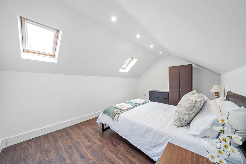 Property photo 3 of 12 1304969-4-683Eec4...