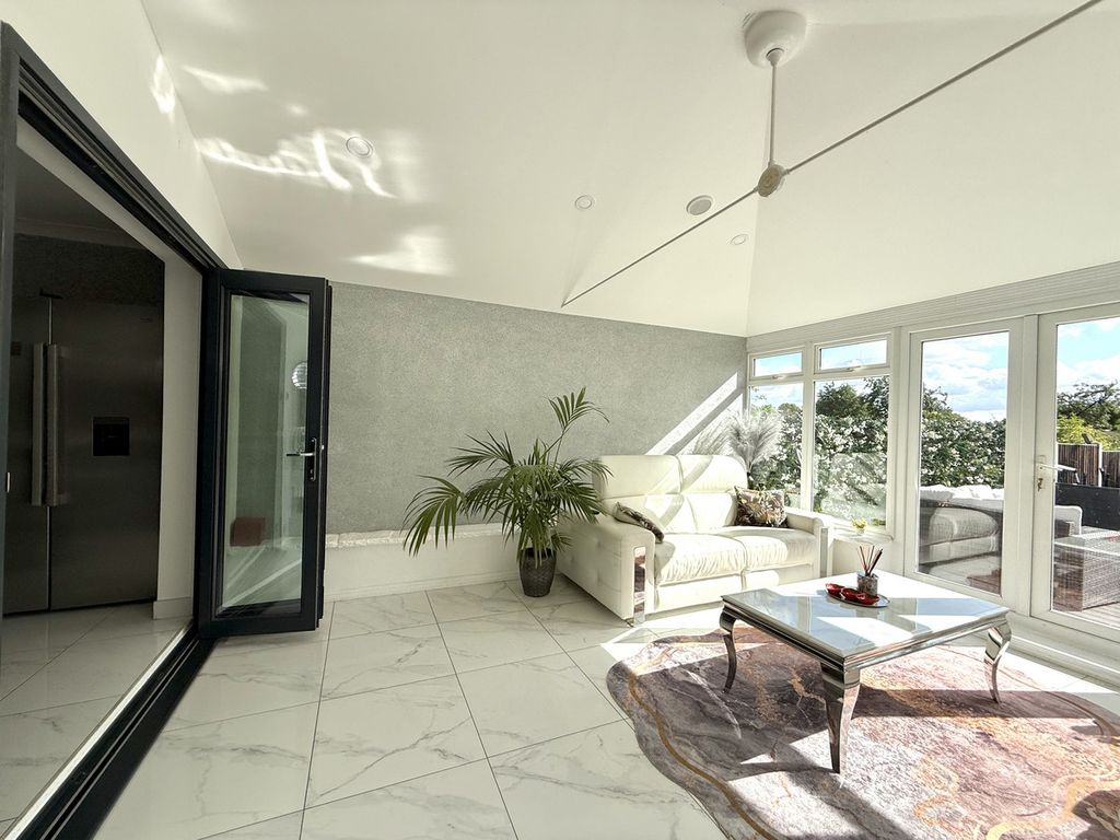 Property photo 1 of 33