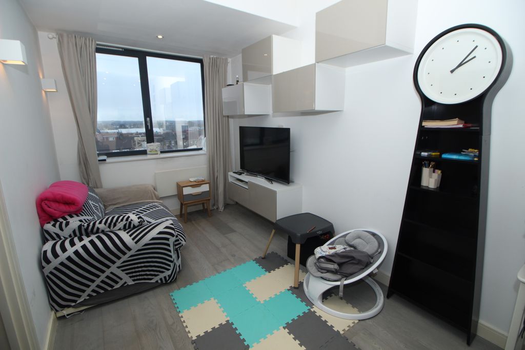 Property photo 2 of 9 Photo 3