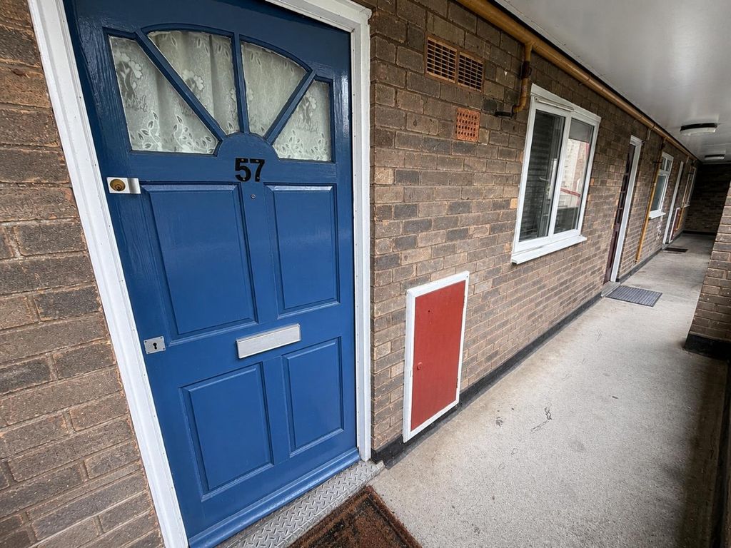 Property photo 2 of 11