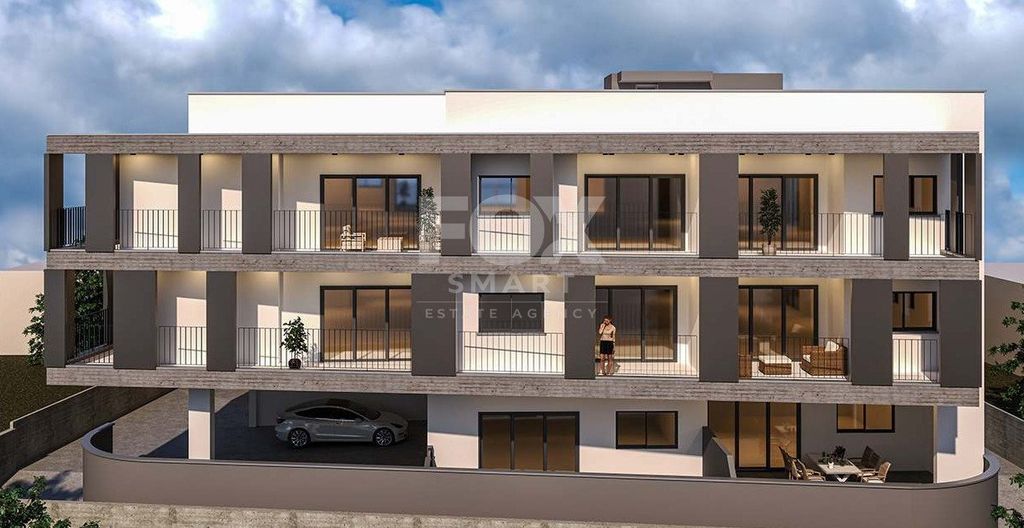 Property photo 1 of 11 Spacious 2-Bedroom Apartment With Flexible Outdoor Space