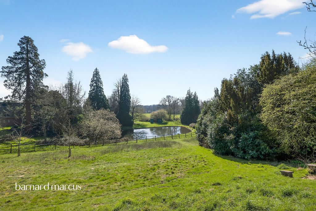 Property photo 2 of 23