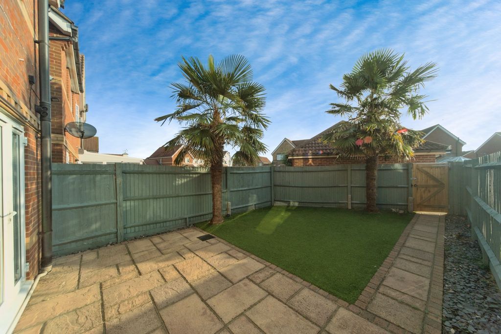 Property photo 2 of 17 Photo