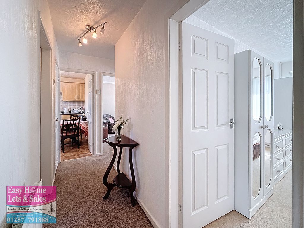 Property photo 3 of 10 Hallway