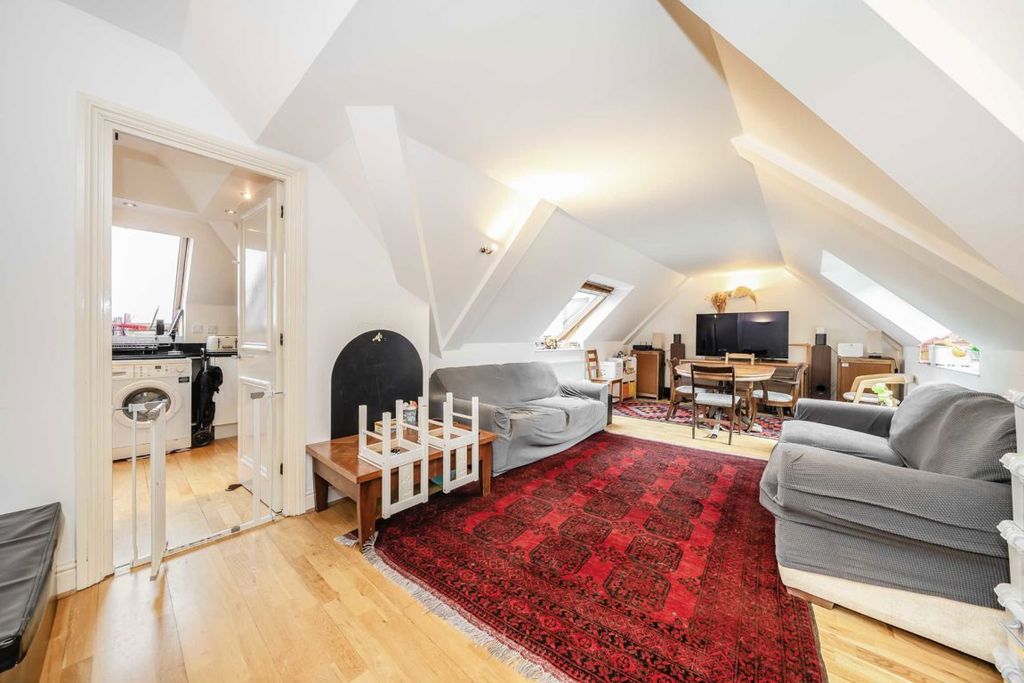 Property photo 2 of 8