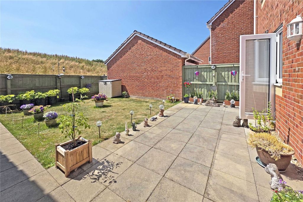 Property photo 2 of 20 Rear Patio Garden