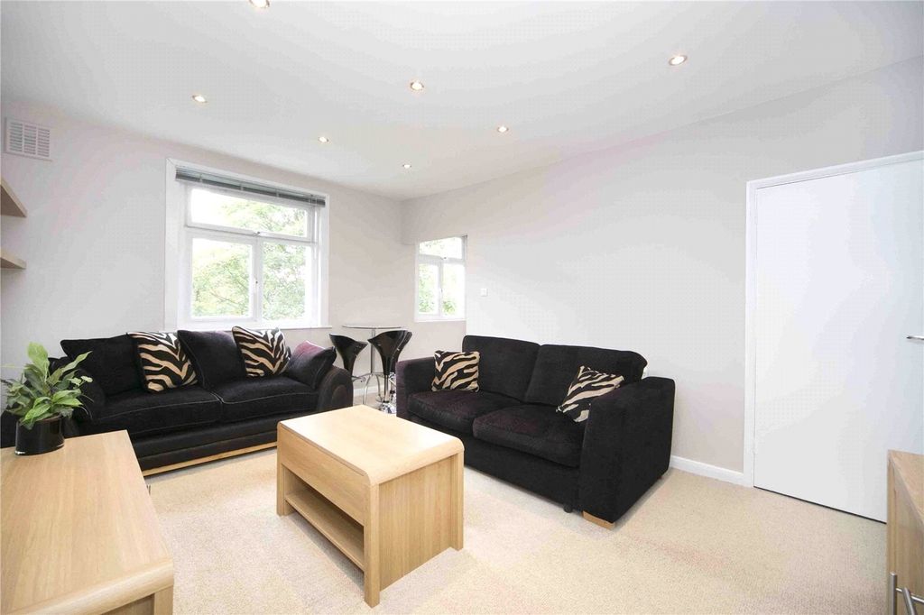 Property photo 2 of 8 Reception Room