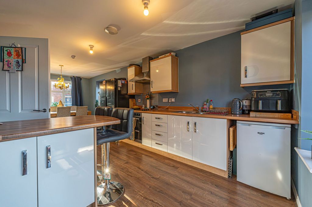 Property photo 3 of 30