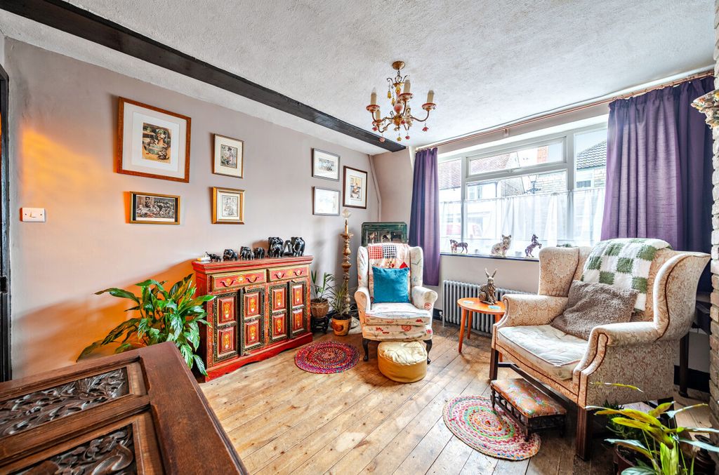 Property photo 2 of 19 1397048-21-6960d6...