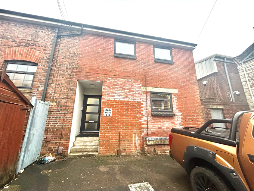 Property photo 1 of 8