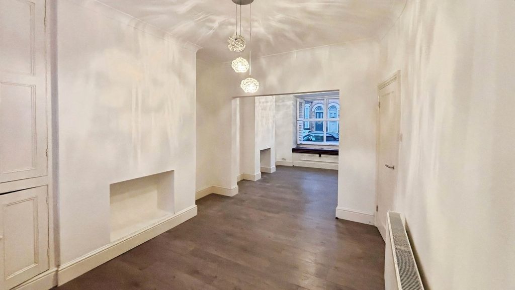 Property photo 2 of 17 Picture No. 37