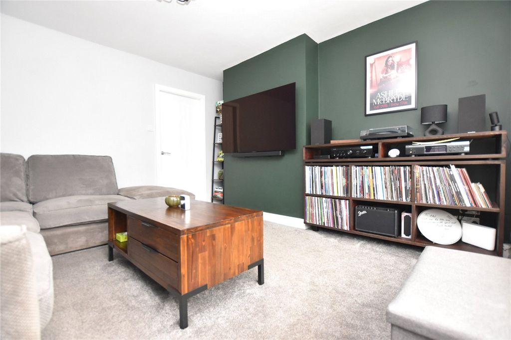 Property photo 3 of 15 Picture No. 14