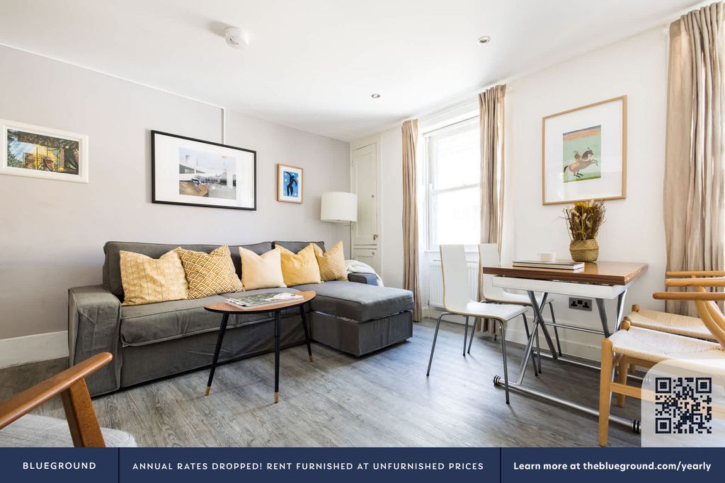 Property photo 3 of 15 Living Room