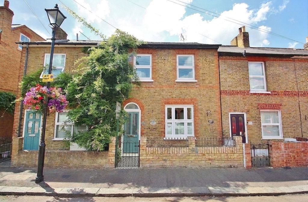 Property photo 1 of 11