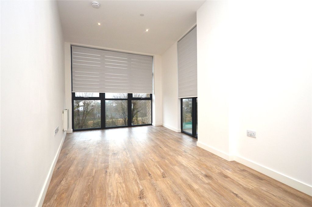Property photo 3 of 5 Picture No. 22
