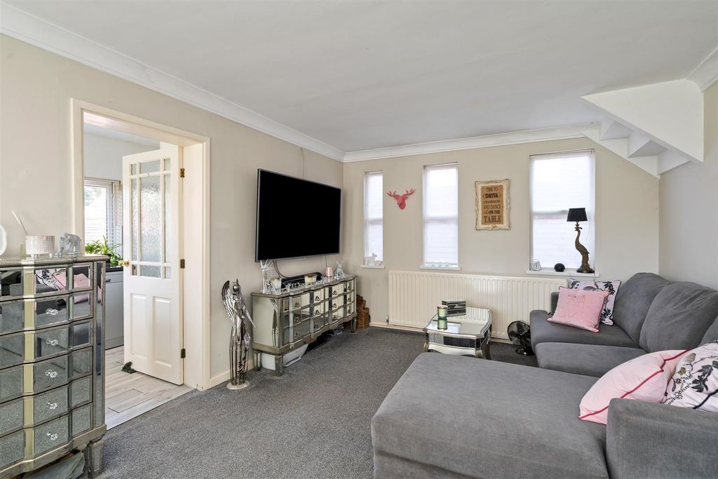 Property photo 2 of 15 25 Fetherstone Grange, Glasshouse Lane, Lapworth B