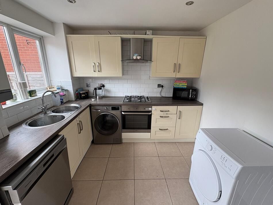 Property photo 2 of 15 Kitchen