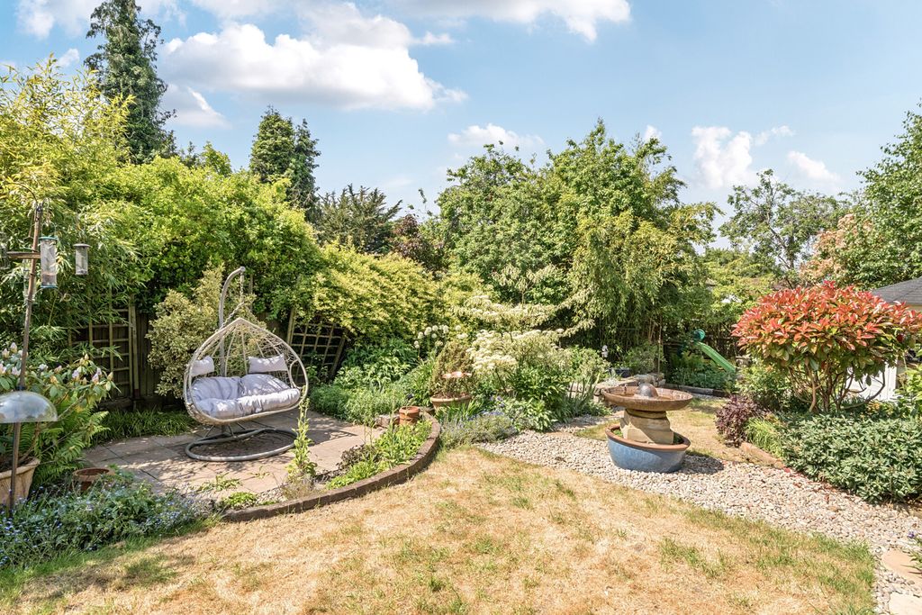Property photo 2 of 27 Garden