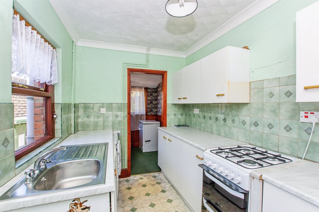 Property photo 2 of 17