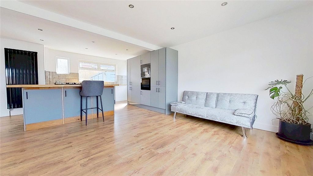 Property photo 2 of 12 Picture No. 08