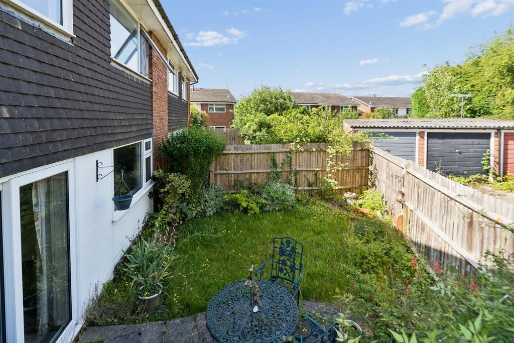 Property photo 2 of 10
