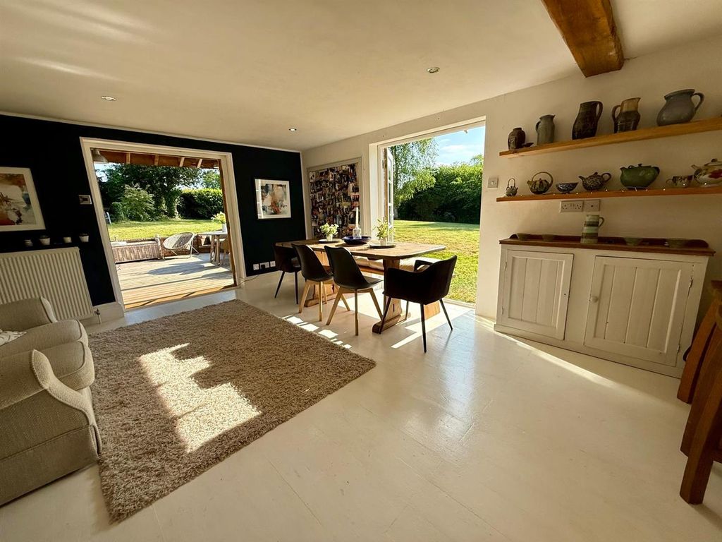Property photo 3 of 42