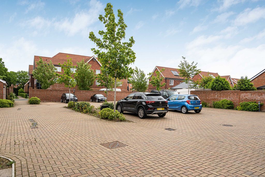 Additional image 4 of 2 bed flat for saleFranklin Gardens, Didcot OX11