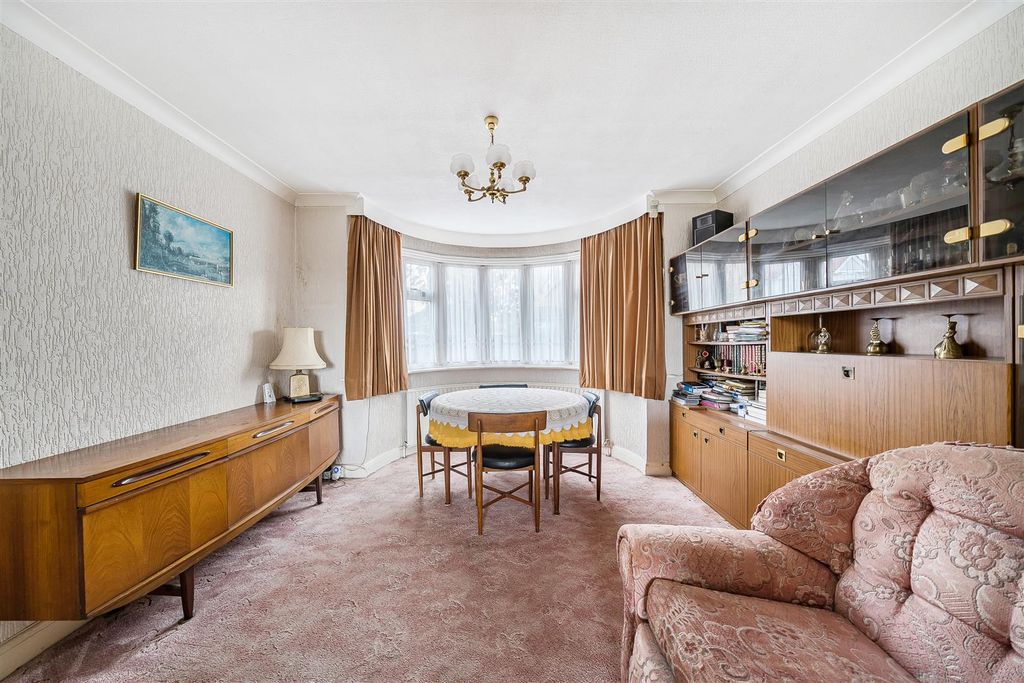 Property photo 3 of 20 1364670-1-6914816F1Dbe6.Jpg