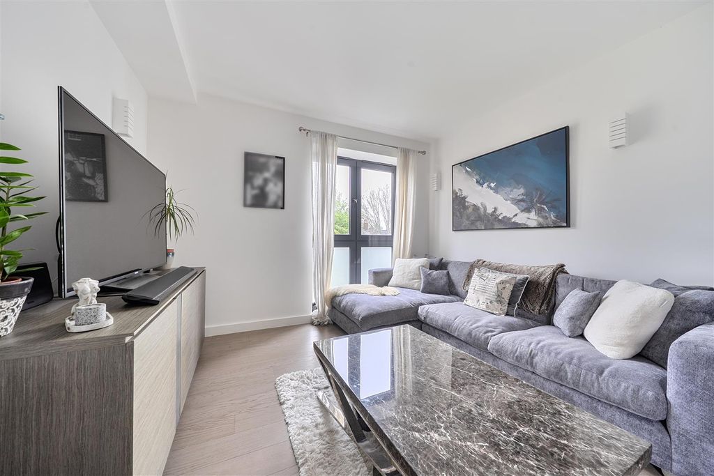 Property photo 1 of 8 1463210-9-6A0c28F9B5Eda.Jpg