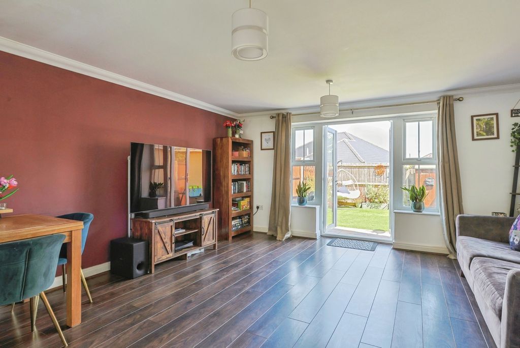Property photo 3 of 20 Pbox-Img.Jpg