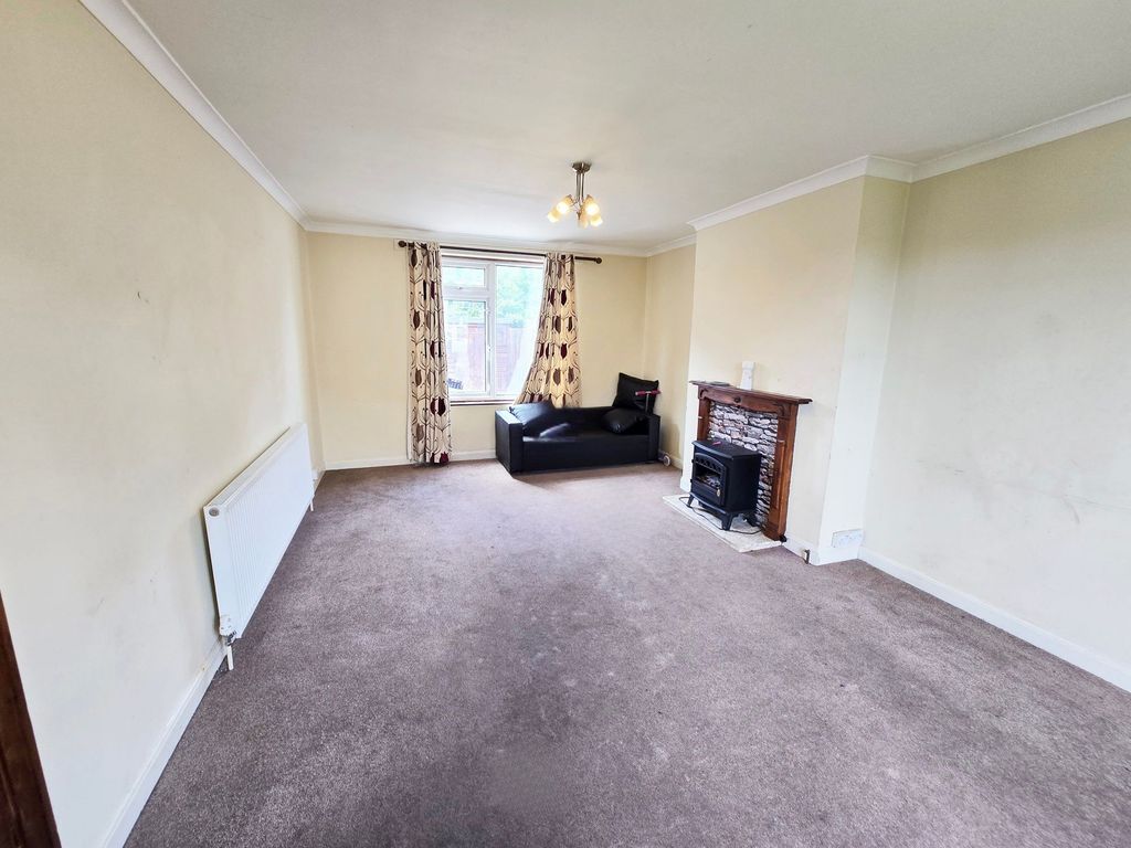 Property photo 2 of 8 Living Room