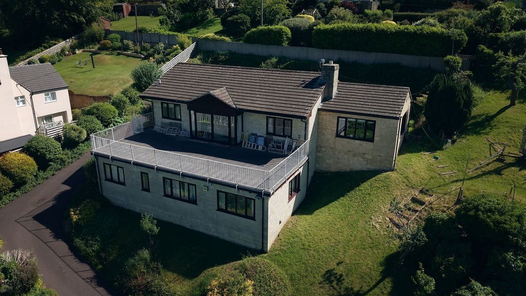 Property photo 3 of 19