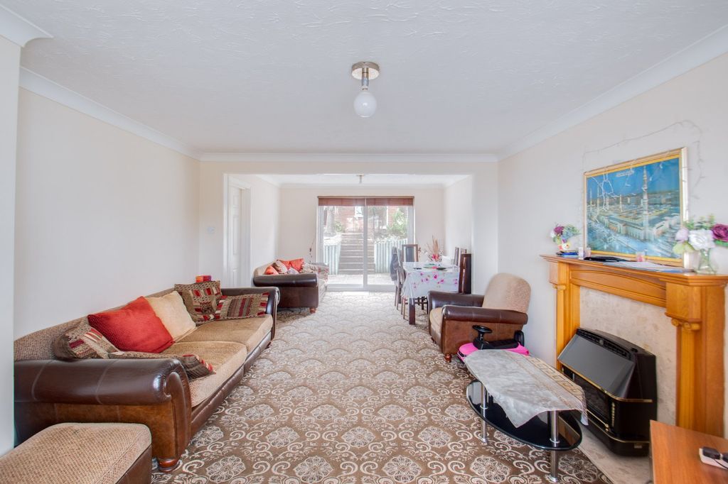 Property photo 2 of 21 Picture No. 18