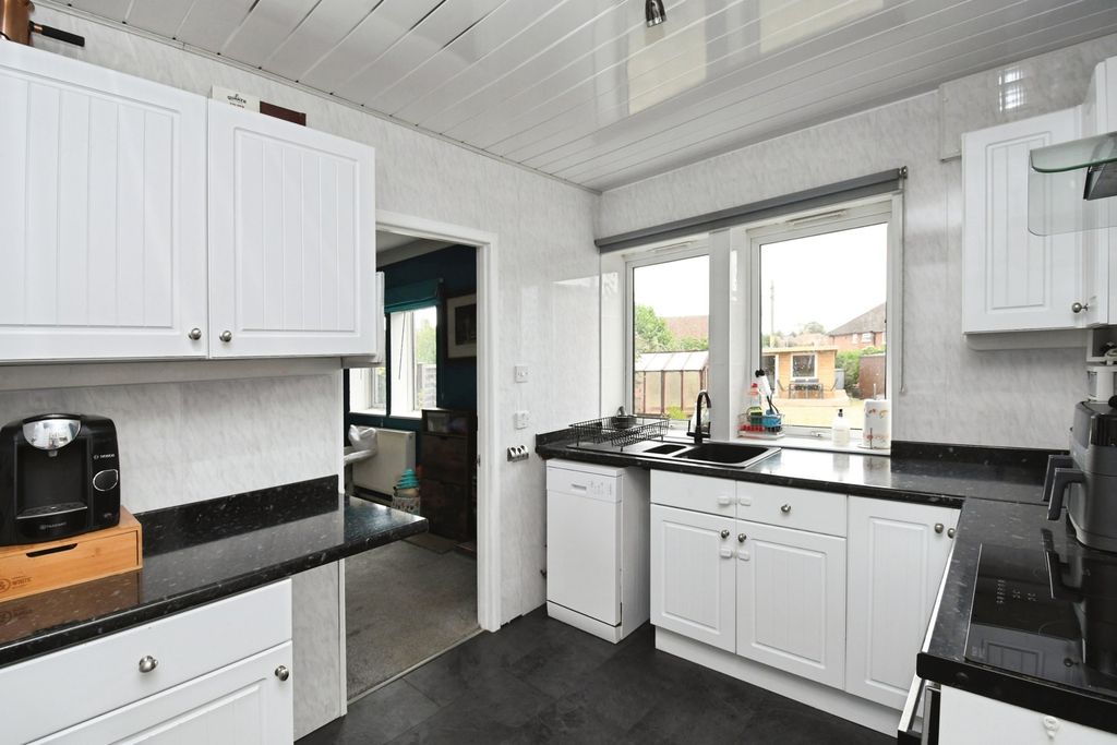 Property photo 3 of 17 Photo