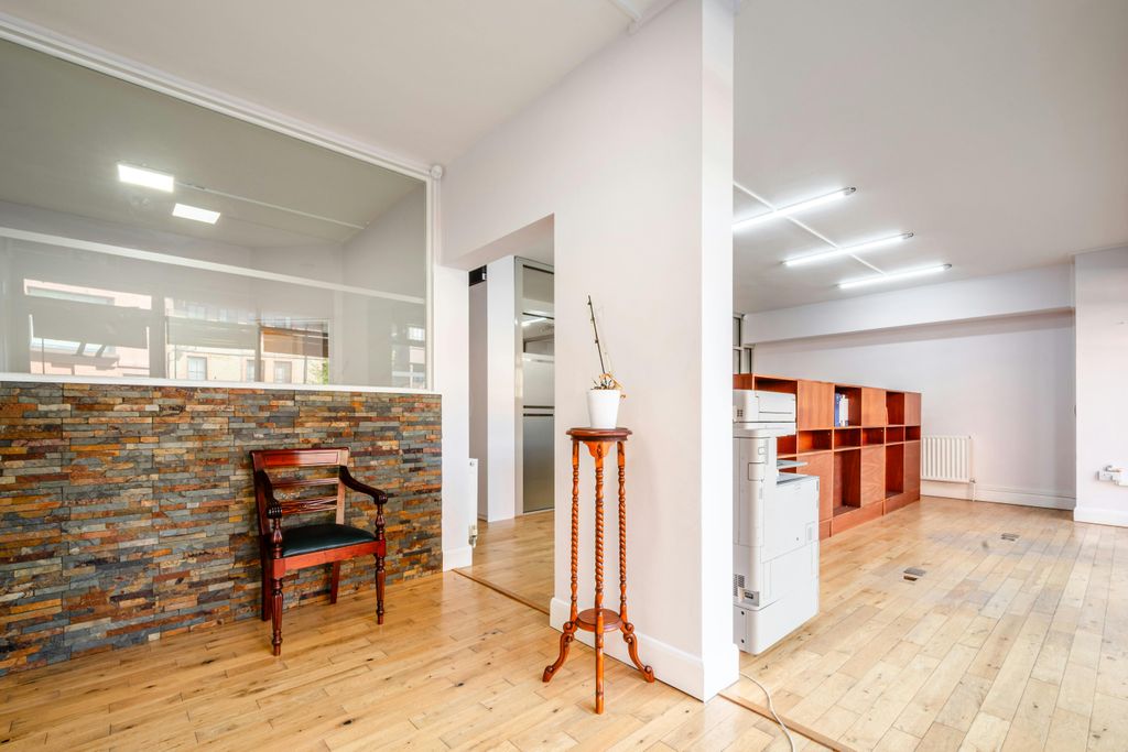 Property photo 3 of 15 Downham Rd 17 Gf - Low Res 1.Jpg