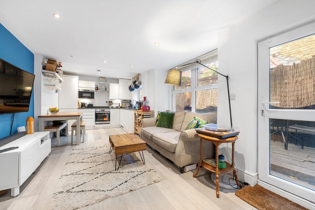 Property photo 1 of 9 Reception (3).Jpg