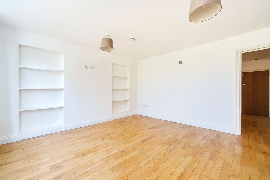 Property photo 2 of 12 Reception