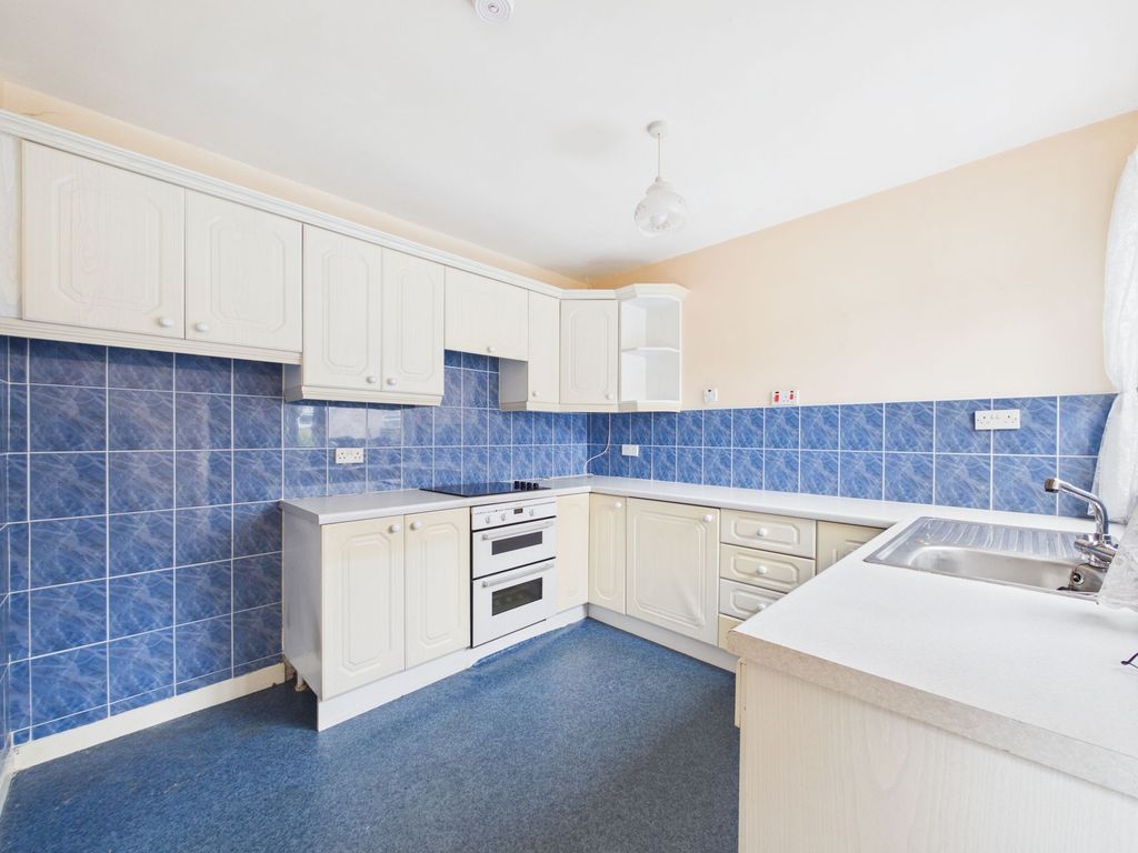 Property photo 3 of 14 Kitchen