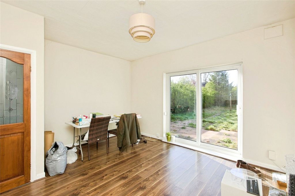 Property photo 2 of 16 Picture No. 17