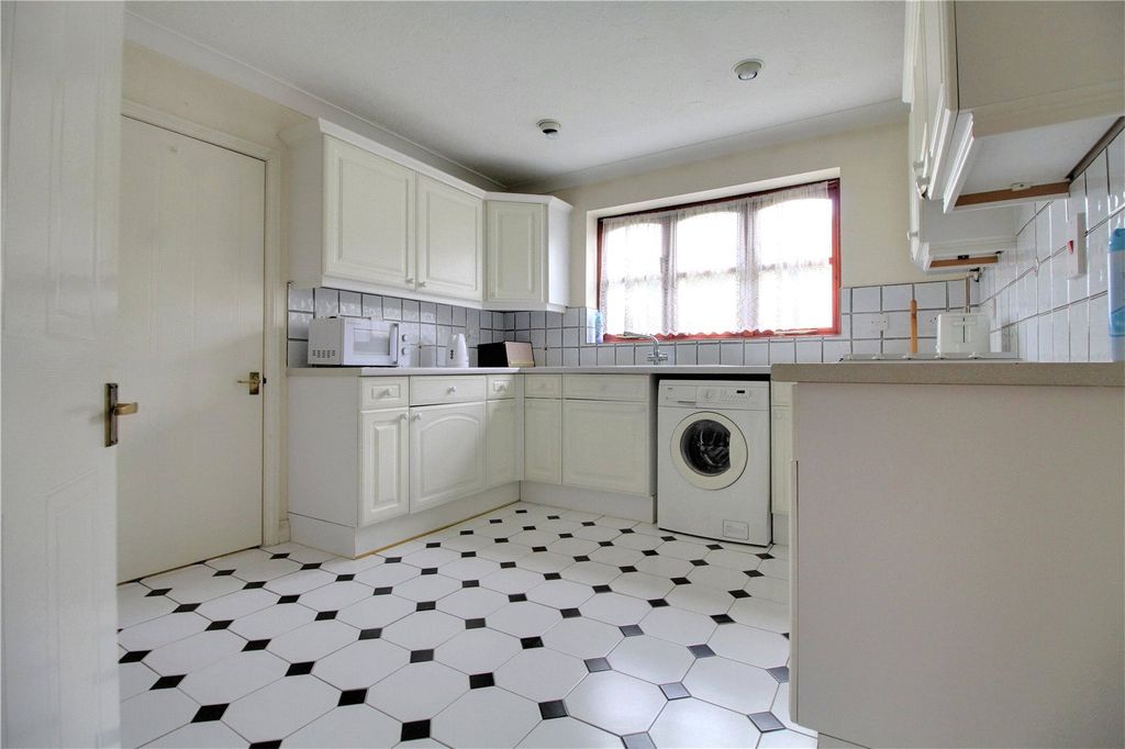 Property photo 2 of 12 Picture No. 14