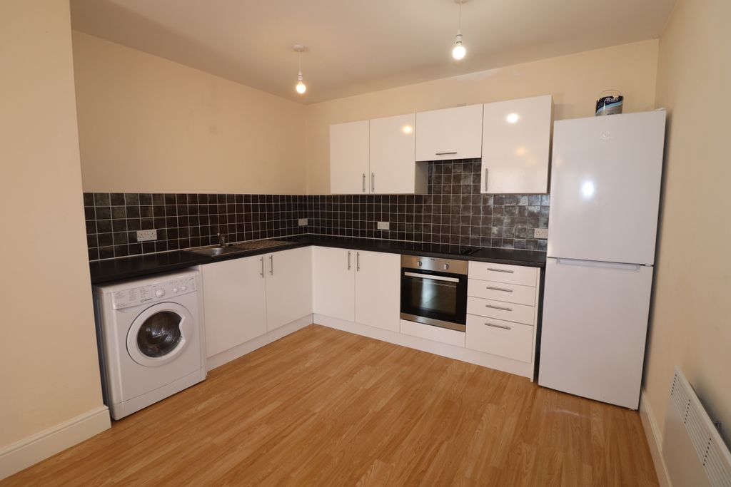 Property photo 2 of 6 Kitchen