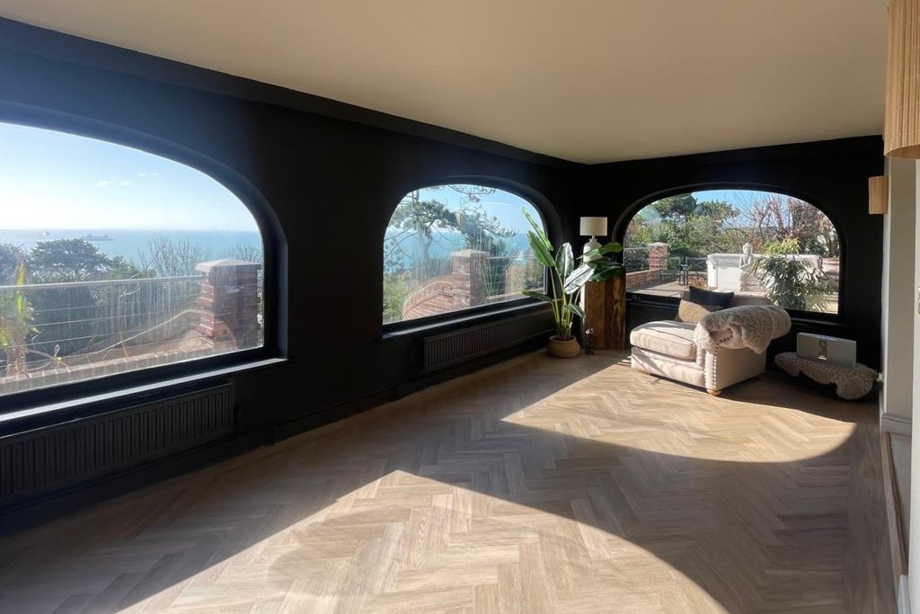 Property photo 2 of 28 Photo 27