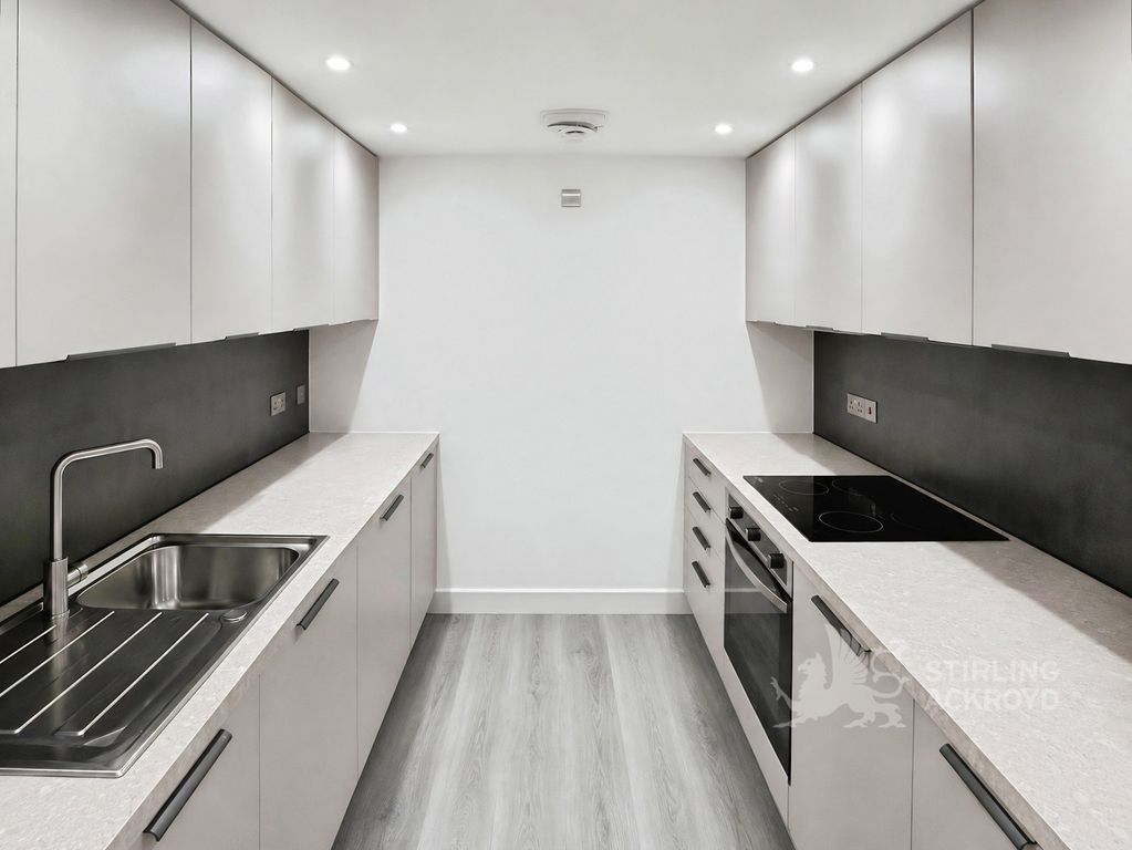 Property photo 2 of 6 Kitchen