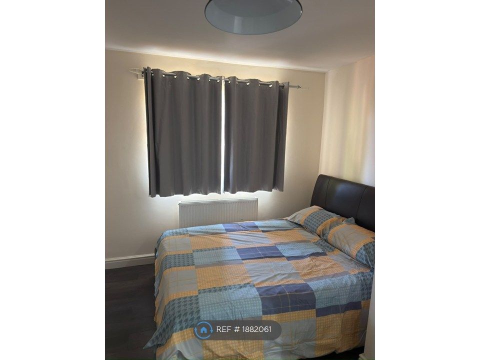 Property photo 2 of 13 Double Bed (Curtains Closed)