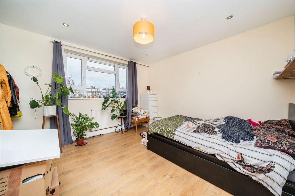 Property photo 3 of 5