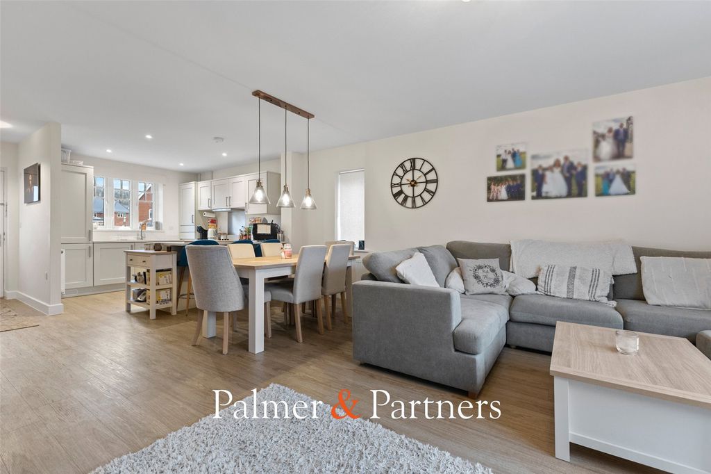 Property photo 3 of 22 Picture No. 11