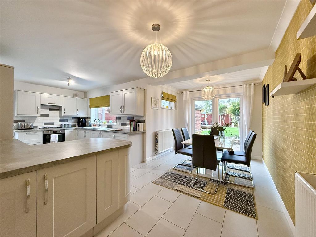 Property photo 2 of 24 2